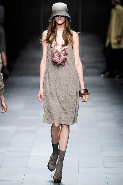 Look 29